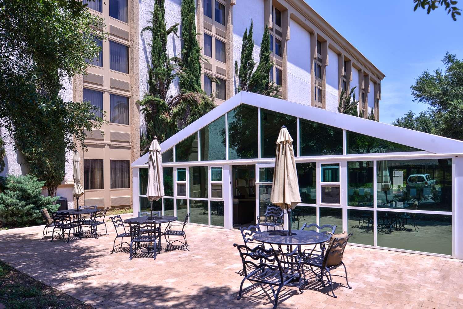 Clarion Hotel San Angelo Near Convention Center Bagian luar foto